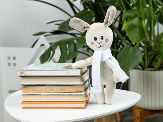 Игрушка Beastie Toys, заяц с белым шарфом